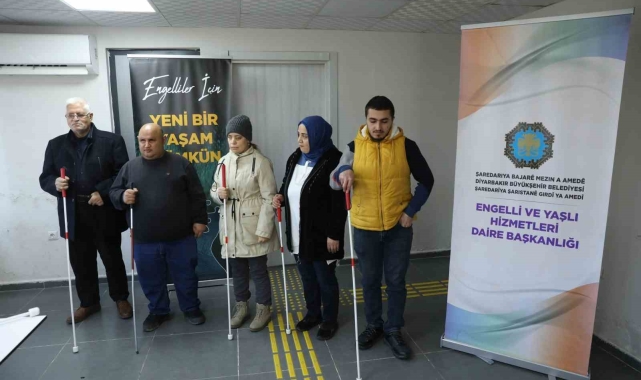 Diyarbakır'da görme engellilere 'bağımsız hareket uygulaması' eğitimi veriliyor