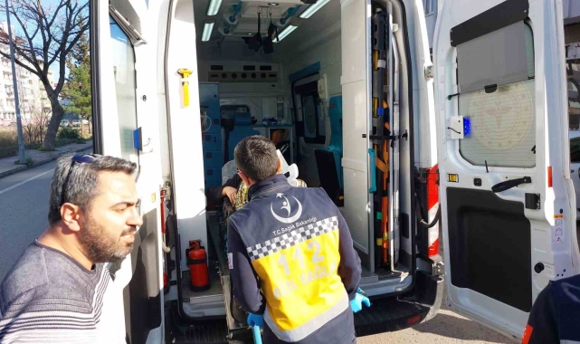 Dolmuş yayaya çarptı: 1 yaralı