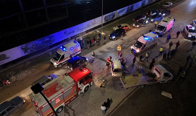 Düzce'de 3 aracın karıştığı kazada 6 kişi yaralandı