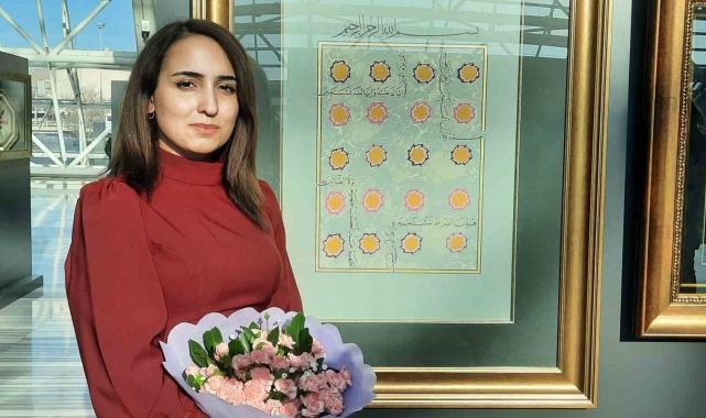 Ebru sanatçılarının eserleri Başkentlilerin beğenisine sunuldu