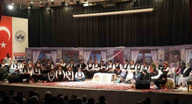 Elazığ'da sahnelenen müzikal tiyatro, beğeni topladı