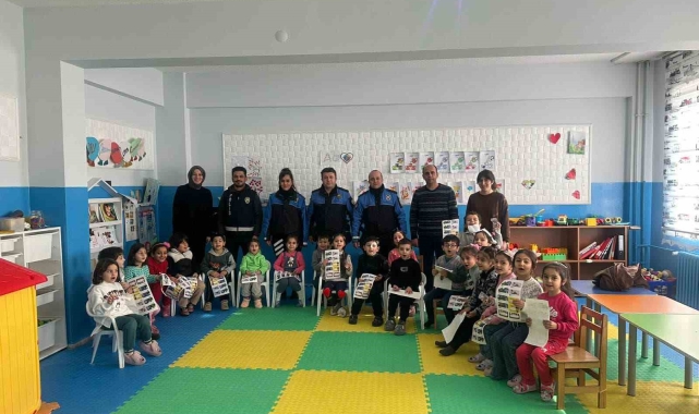 Emniyet 180 öğrenciyi bilgilendirdi