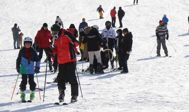Ergan Kayak Merkezi sömestir tatilinde doldu taştı