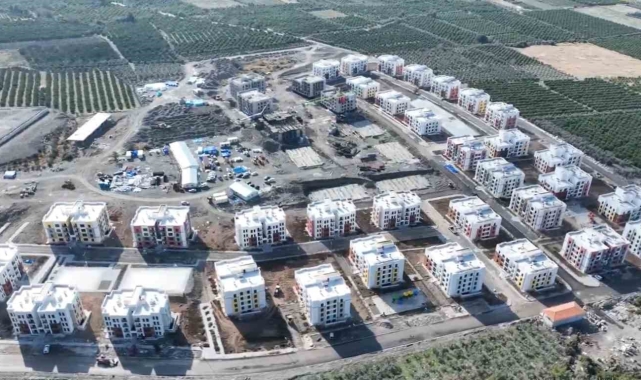 Erzin'de deprem konutları yükseliyor