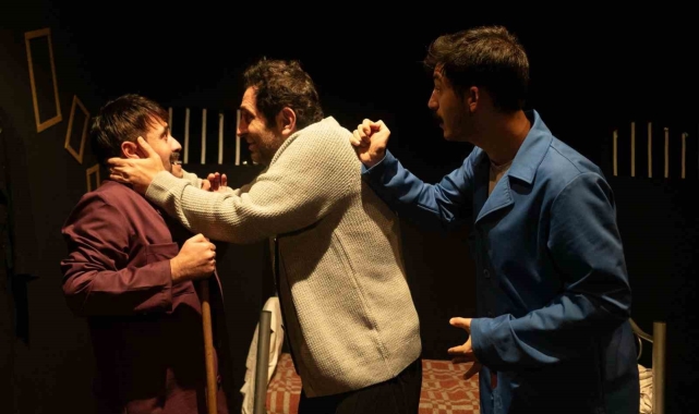 Erzurum Şehir Tiyatrosu'ndan: Matmazel'in Kedisi