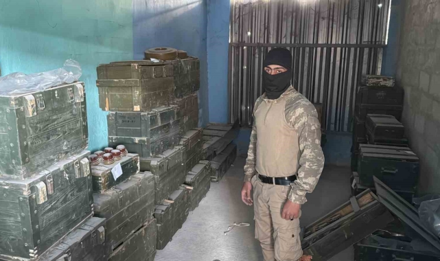 Esad rejiminin çocukları dahi hedef aldığı yerleşim yerlerinde cephanelik ele geçirildi