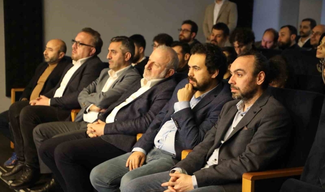 Esenler Medya Akademisi'nde mezuniyet heyecanı