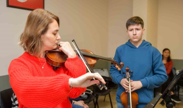 Esenyurt Belediyesi'nden gençlerin müzik ve sanatla gelişmesi için yeni proje
