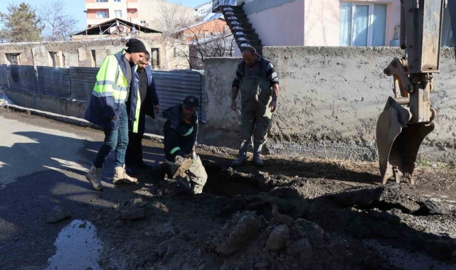 ESKİ ekipleri soğuk ve kışa rağmen çalışıyor