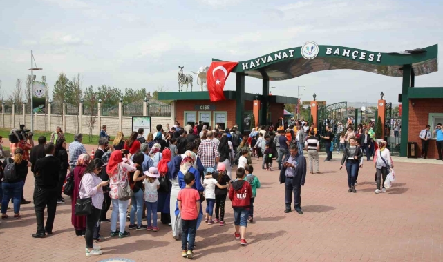 Eskişehir Hayvanat Bahçesi bir yılda 805 bin ziyaretçi ağırladı