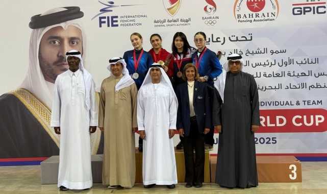 Eskrimci Aleyna Ertürk, Manama'da şampiyon oldu