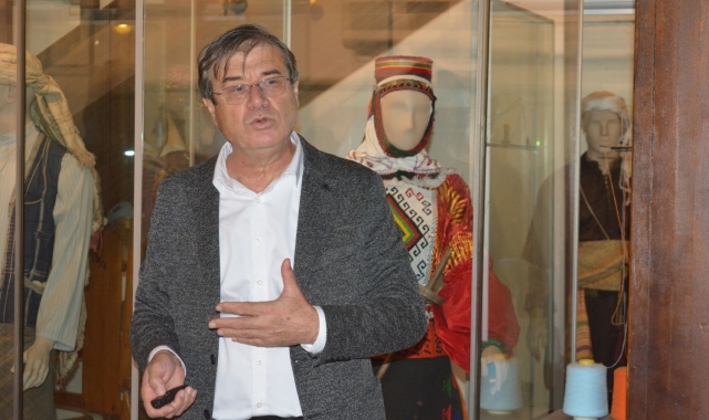 EÜ Etnografya Müzesinde 'Eski Smyrna Söyleşisi'