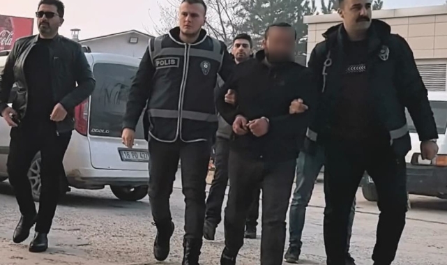 Evi kundakladı, kundakladığı evde 24 saat direndi en son teslim oldu