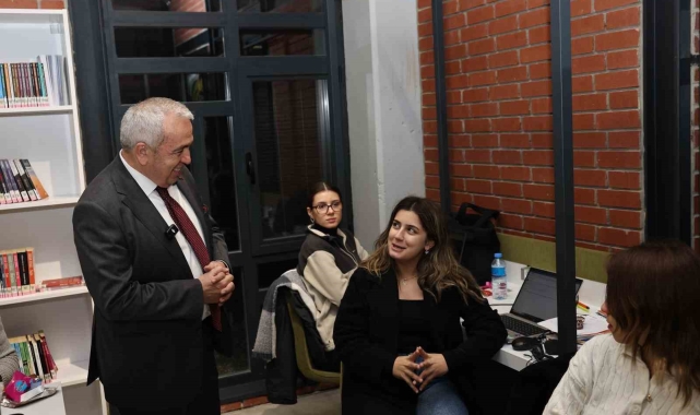 Finallere hazırlanan öğrencilere Başkan'dan çorba ikramı