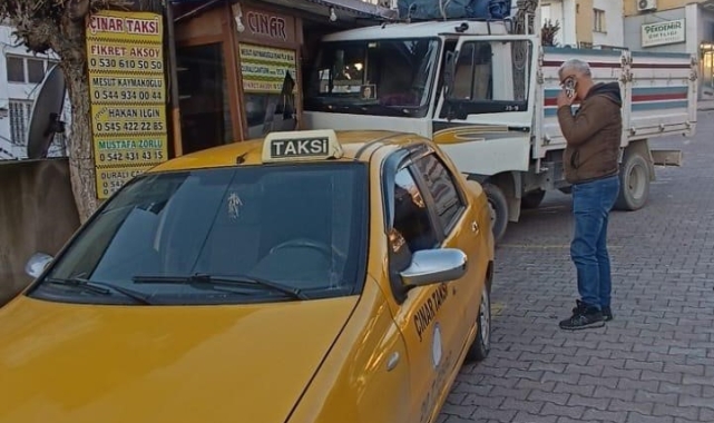 Frenleri boşalan kamyon taksi durağına daldı
