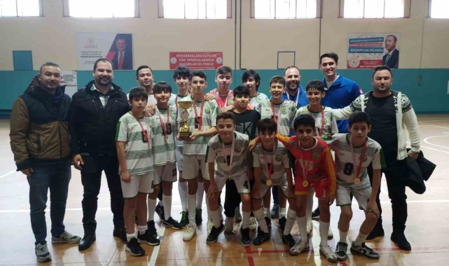 Futsalda şampiyon Spil Ortaokulu oldu