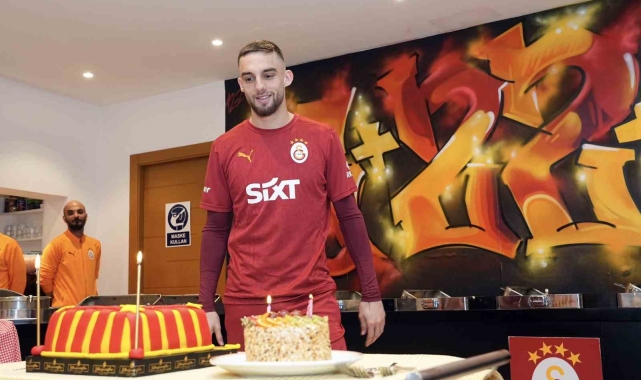 Galatasaray'da, Berkan Kutlu'nun doğum günü kutlandı