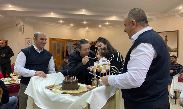 Gazeteci anne babanın Gazeteciler Günü'nde doğan bebeği