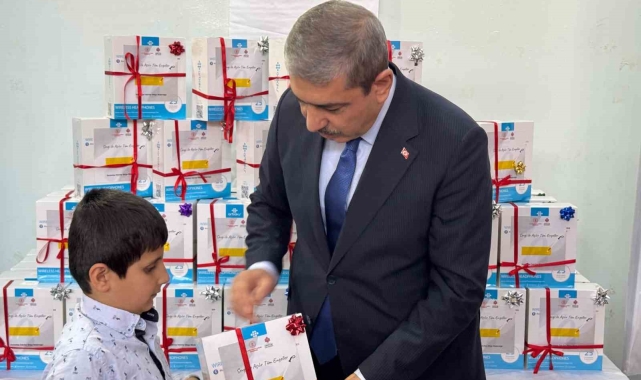 Gaziantep'te görme engelli öğrencilere kulaklık jesti