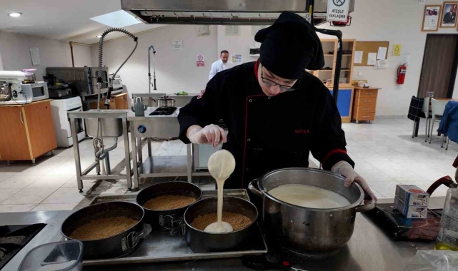 Gediz'de genç aşçılar hem üretiyor hem kazanıyor