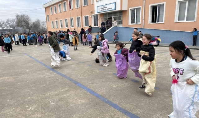 Gönüllü gençlerinden öğrencilere unutulmaz bir gün