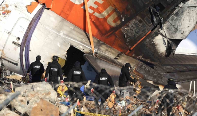 Güney Kore: "Jeju Air uçağındaki kara kutu çarpmadan 4 dakika önce veri kaydını durdurmuş"