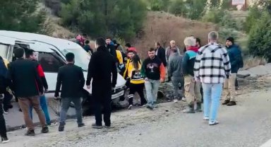 Hafif ticari araç menfeze savruldu: 6 yaralı