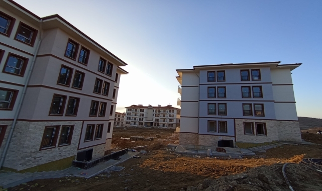Hamamözü Belediye Başkanı Demir, TOKİ çalışmalarını inceledi