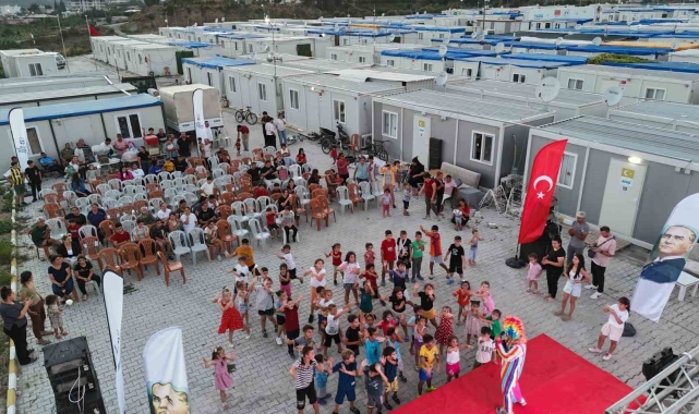 Hatay Büyükşehir Belediyesi yaptıkları şenliklerle 5 ayda 10 bin 690 çocuk doyasıya eğlendi