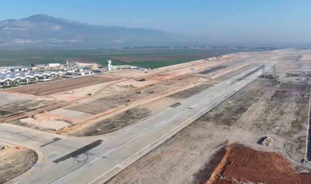 Hatay havalimanı saha onarımı ve gelişimi projesinde çalışmalar aralıksız sürüyor