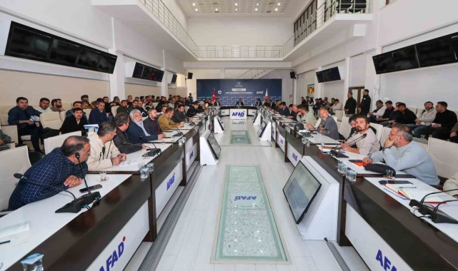 Hatay'da yürütülen konut çalışmaları değerlendirildi