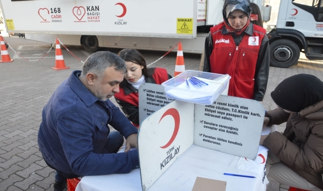Havza'da sendika üyeleri iş bırakıp ortak basın açıklaması yaptı