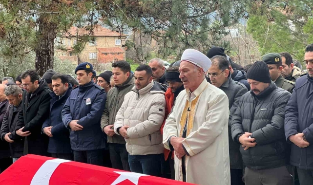 Hayatını kaybeden Jandarma Uzman Çavuş Kızılyar, son yolculuğuna uğurlandı