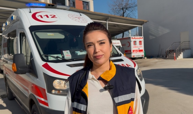 İğneden korkan çocuğu bakın nasıl ikna etti