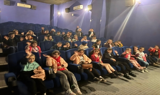 İhsangazi ilçesinde ilkokul öğrencileri "Rafadan Tayfa Kapadokya" filmini izledi