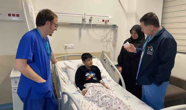 Islık çalmak isterken kalem kapağı yutan çocuk ölümden döndü: "Ana yolu tıkasa vefat edebilirdi"