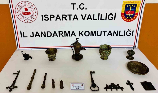 Isparta'da 15 tarihi eser ele geçirildi