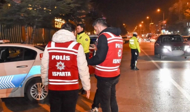 Isparta'da modifiyeli ve abartı egzozlu araç denetimi: 5 araç men edildi