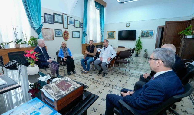 İstanbul Valisi Davut Gül&#039;den, Edip Akbayram&#039;a ziyaret