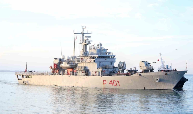 İtalya'nın gönderdiği 49 düzensiz göçmen Arnavutluk'a ulaştı