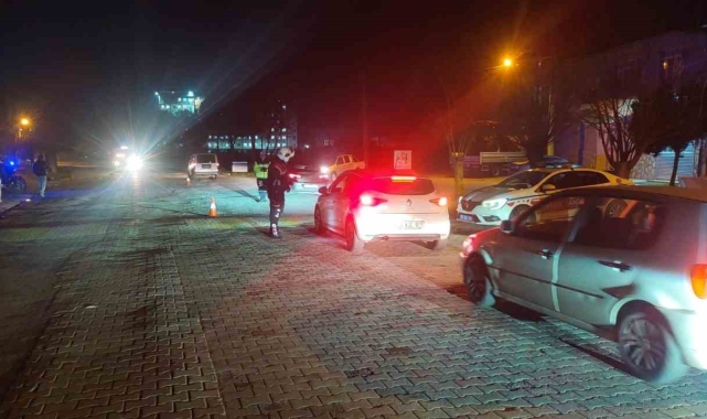 Jandarma ekipleri 24 aranan şahsı yakaladı