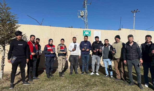 Jandarma ekipleri KADES Uygulamasını tanıttı
