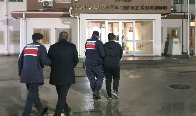 Jandarmanın 3 aylık takibi sonunda 2 göçmen kaçakçısı yakalandı