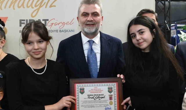 Kahramanmaraş'ta şehit çocuklarının karne sevincine ortak olundu