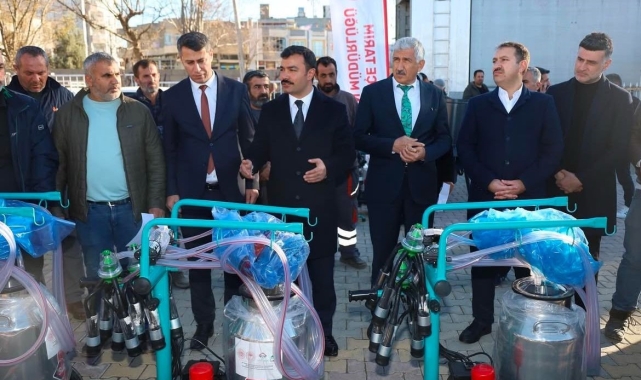 Kahta'da üreticilere yüzde 70 hibeli tarım makineleri dağıtıldı