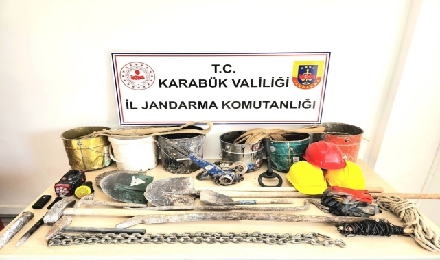 Karabük'te kaçak kazı yapan 5 zanlı yakalandı