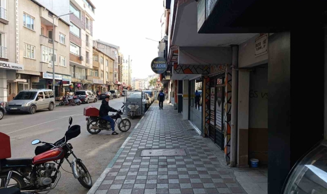Karacabey'de kaldırım işgalleri son buldu