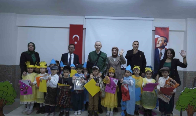 Karaman'da 50 bin öğrenci karne heyecanı yaşadı