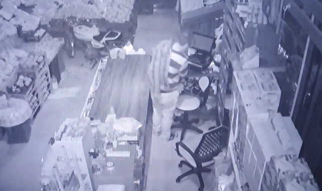 Karaman'da hırsız girdiği iş yerinin kameralarını da çaldı