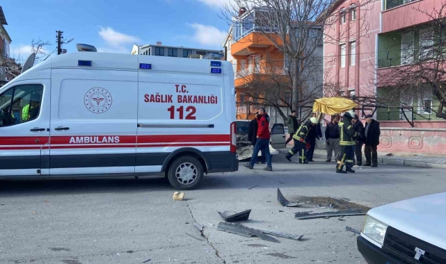 Karaman'da otomobil ile minibüs çarpıştı: 1 yaralı